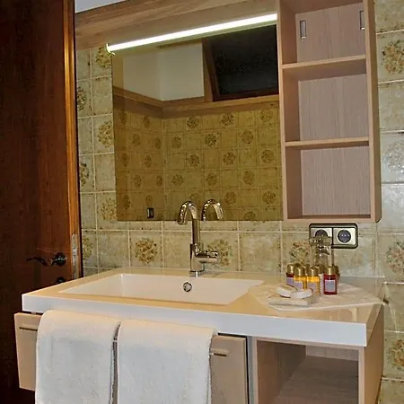 Dromi A L'alpin Bed and Breakfast 3*